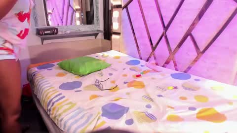 salem_rosee online show from April 1, 2:12 am