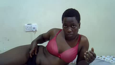 Snapshot of sallie_ chatting on April 14, 2:12 pm naomi online show from April 14, 2:12 pm