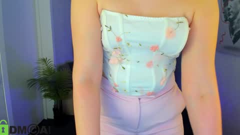 Snapshot of sally_ange1 chatting on April 25, 1:41 pm Sally online show from April 25, 1:41 pm