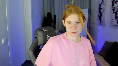 Snapshot of sally_ange1 chatting on May 6, 1:03 am Sally online show from May 6, 1:03 am
