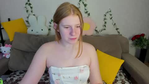 Snapshot of sally_ange1 chatting on May 15, 12:50 am Sally online show from May 15, 12:50 am