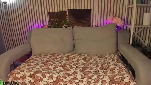 Snapshot of sally_ange1 chatting on May 19, 1:56 am Sally online show from May 19, 1:56 am