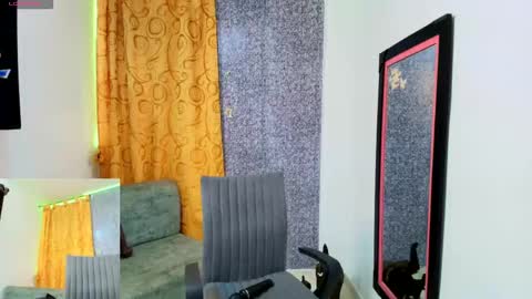 Snapshot of sally_ricci chatting on June 3, 1:57 pm sally_ricci online show from June 3, 1:57 pm