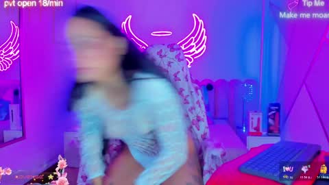 Snapshot of sallybrown_ chatting on April 4, 12:35 pm miss Sally online every night from 1am to 8am Colombia time online show from April 4, 12:35 pm
