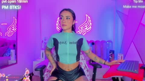 Snapshot of sallybrown_ chatting on April 6, 1:01 pm miss Sally online every night from 1am to 8am Colombia time online show from April 6, 1:01 pm