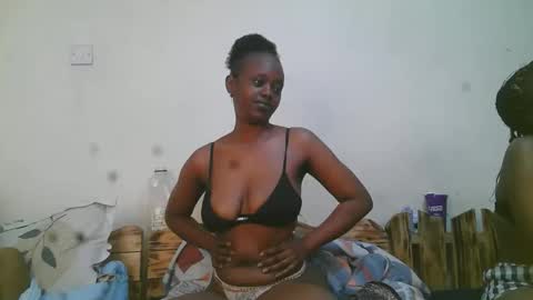 Snapshot of sallycapri chatting on May 17, 10:11 am Sally online show from May 17, 10:11 am