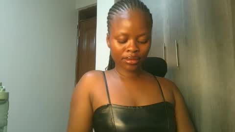 Snapshot of sallysasha254 chatting on December 7, 7:32 pm sallysasha254 online show from December 7, 7:32 pm