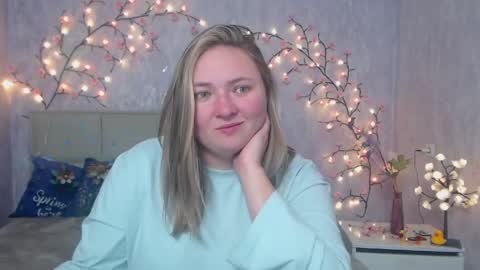 Snapshot of sallyverda chatting on May 1, 12:04 am Sally online show from May 1, 12:04 am