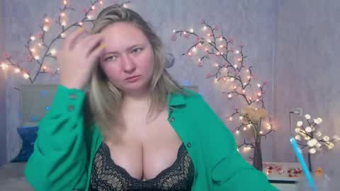 Snapshot of sallyverda chatting on May 8, 6:02 pm Sally online show from May 8, 6:02 pm