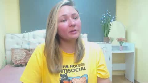 Snapshot of sallyverda chatting on May 14, 6:37 pm Sally online show from May 14, 6:37 pm