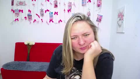 Snapshot of sallyverda chatting on May 15, 5:42 pm Sally online show from May 15, 5:42 pm