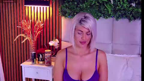 Snapshot of salmaroze chatting on April 25, 3:31 am SalmaRoze online show from April 25, 3:31 am