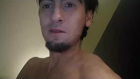 Snapshot of salmonman1305 chatting on December 3, 12:35 am salmonman1305 online show from December 3, 12:35 am