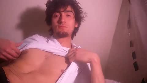 Snapshot of salmonman1305 chatting on February 8, 8:52 am salmonman1305 online show from February 8, 8:52 am