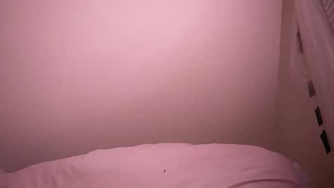 Snapshot of salmonman1305 chatting on February 15, 12:48 am salmonman1305 online show from February 15, 12:48 am