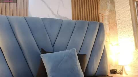 salome_cruxx online show from April 15, 12:01 pm