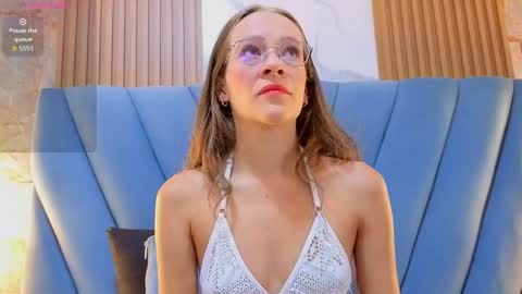 Snapshot of salome_cruxx chatting on May 5, 12:13 pm salome_cruxx online show from May 5, 12:13 pm