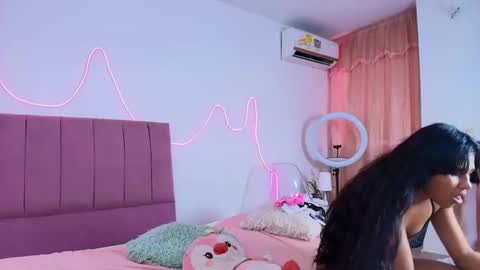 salome_horny3 online show from April 15, 8:20 pm