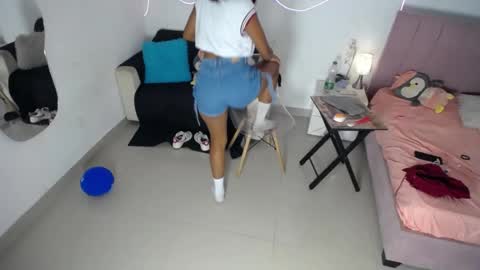 salome_horny3 online show from July 19, 2:21 pm
