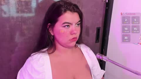 Snapshot of salomee_bigboobs chatting on April 27, 12:30 am Salome online show from April 27, 12:30 am
