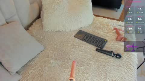 Snapshot of salomethompson1_ chatting on April 24, 7:05 pm Salom online show from April 24, 7:05 pm