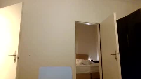 Snapshot of salsapaulus chatting on December 20, 1:58 am salsapaulus online show from December 20, 1:58 am