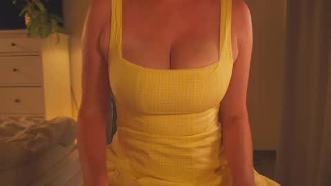 Snapshot of saltedhoney chatting on May 31, 7:37 pm IsaBella- online show from May 31, 7:37 pm