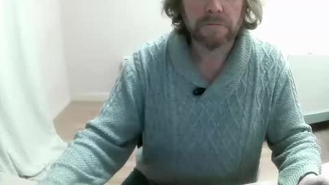 Snapshot of saltimbanquier chatting on December 19, 2:13 pm Saltimbanquier  Salt  ou  Banquier  online show from December 19, 2:13 pm