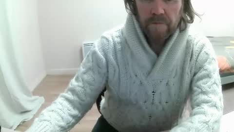 Snapshot of saltimbanquier chatting on February 3, 12:47 am Saltimbanquier  Salt  ou  Banquier  online show from February 3, 12:47 am