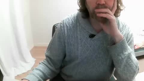 Snapshot of saltimbanquier chatting on February 25, 2:54 pm Saltimbanquier  Salt  ou  Banquier  online show from February 25, 2:54 pm