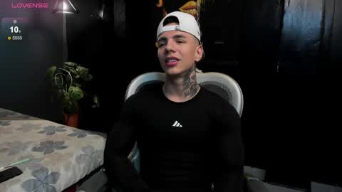 Snapshot of salvatore_damore chatting on April 22, 5:36 pm SALVATORE online show from April 22, 5:36 pm