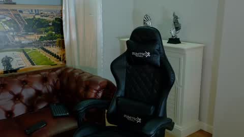Snapshot of salvatore_damore chatting on May 17, 2:57 pm SALVATORE online show from May 17, 2:57 pm