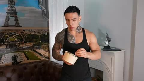 Snapshot of salvatore_damore chatting on May 21, 5:42 pm SALVATORE online show from May 21, 5:42 pm