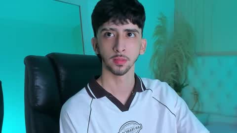 salvatore  online show from September 18, 9:06 pm