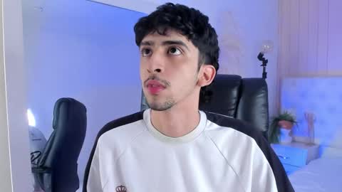 salvatore  online show from October 14, 8:53 pm