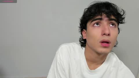 Snapshot of salvatore_montt chatting on February 12, 9:20 am salvatore_montt online show from February 12, 9:20 am