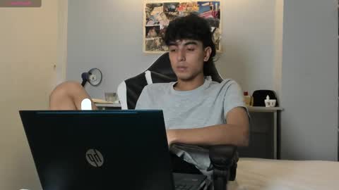 Snapshot of salvatore_montt chatting on March 4, 12:50 am salvatore_montt online show from March 4, 12:50 am