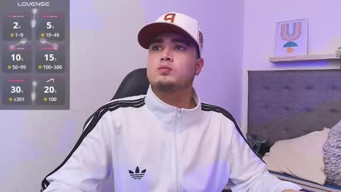 Snapshot of salvatore_muller chatting on September 17, 8:43 pm Salvatore  online show from September 17, 8:43 pm