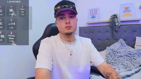 Snapshot of salvatore_muller chatting on September 19, 10:10 pm Salvatore  online show from September 19, 10:10 pm