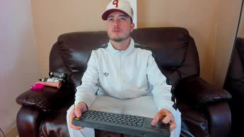 Snapshot of salvattore_muller chatting on April 21, 12:34 am Salvatore online show from April 21, 12:34 am