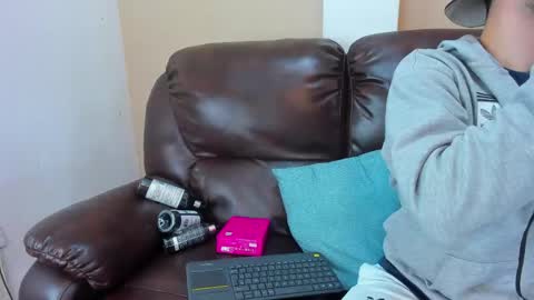 Snapshot of salvattore_muller chatting on April 21, 10:12 pm Salvatore online show from April 21, 10:12 pm