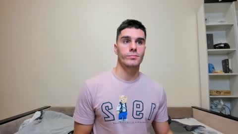 Snapshot of sam_huston18 chatting on December 14, 12:33 am BACK IN 2 WEEKS online show from December 14, 12:33 am