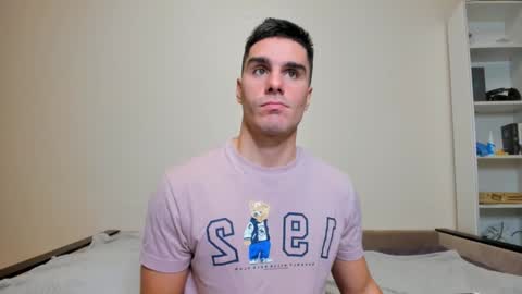 Snapshot of sam_huston18 chatting on December 18, 5:52 pm BACK IN 2 WEEKS online show from December 18, 5:52 pm