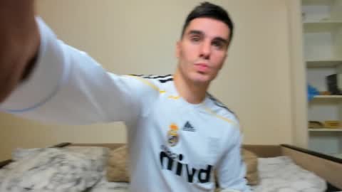 Snapshot of sam_huston18 chatting on December 25, 12:16 am BACK IN 2 WEEKS online show from December 25, 12:16 am