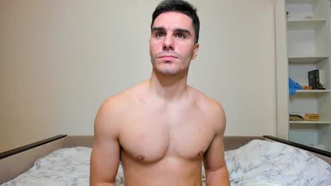 Snapshot of sam_huston18 chatting on December 27, 12:07 am BACK IN 2 WEEKS online show from December 27, 12:07 am