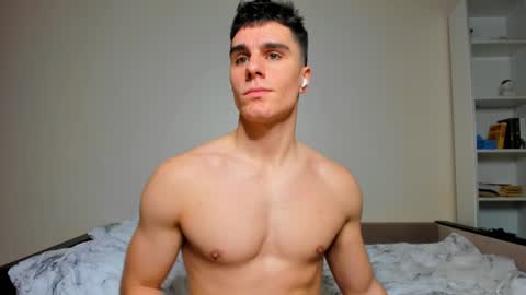 Snapshot of sam_huston18 chatting on January 27, 10:27 pm BACK IN 2 WEEKS online show from January 27, 10:27 pm