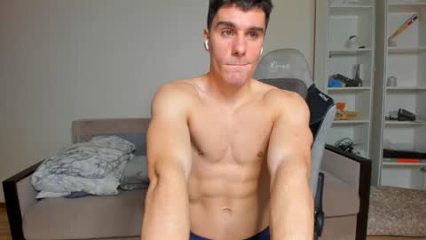 Snapshot of sam_huston18 chatting on February 7, 12:53 am BACK IN 2 WEEKS online show from February 7, 12:53 am