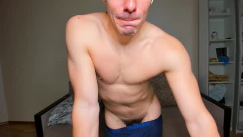 Snapshot of sam_huston18 chatting on March 11, 3:26 am BACK IN 2 WEEKS online show from March 11, 3:26 am