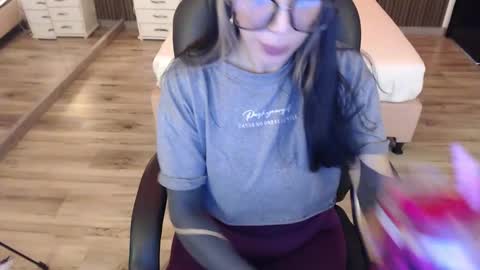 SAM MANSON online show from October 30, 1:01 pm