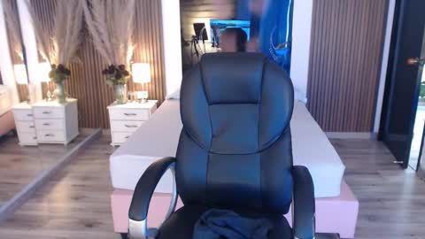 SAM MANSON online show from November 10, 3:11 pm